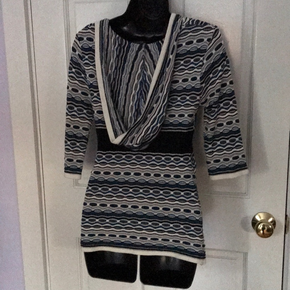 Ladies Top - Picture 4 of 4